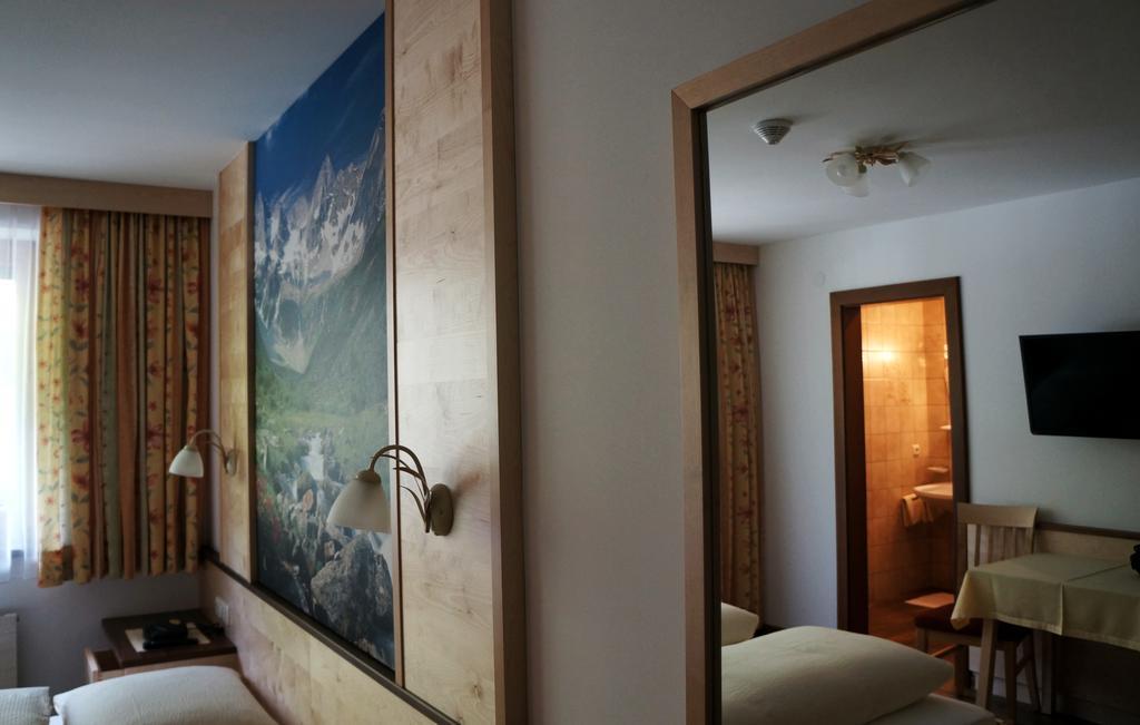 Roasnerhof Apartment Finkenberg Bilik gambar